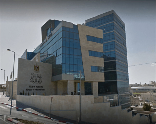 الخارجية: تحديث هام بشأن حركة مواطنينا من أوكرانيا إلى بولندا