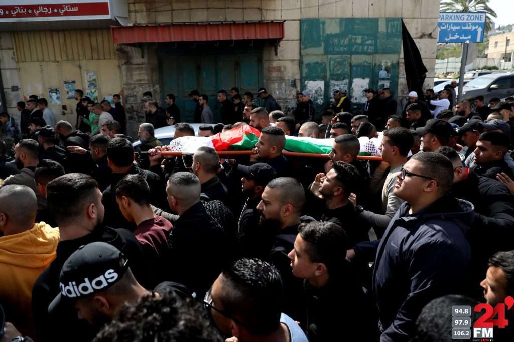 جنين: جماهير غفيرة تشيّع جثماني الشهيدين الحصري ونجم بموكب مهيب