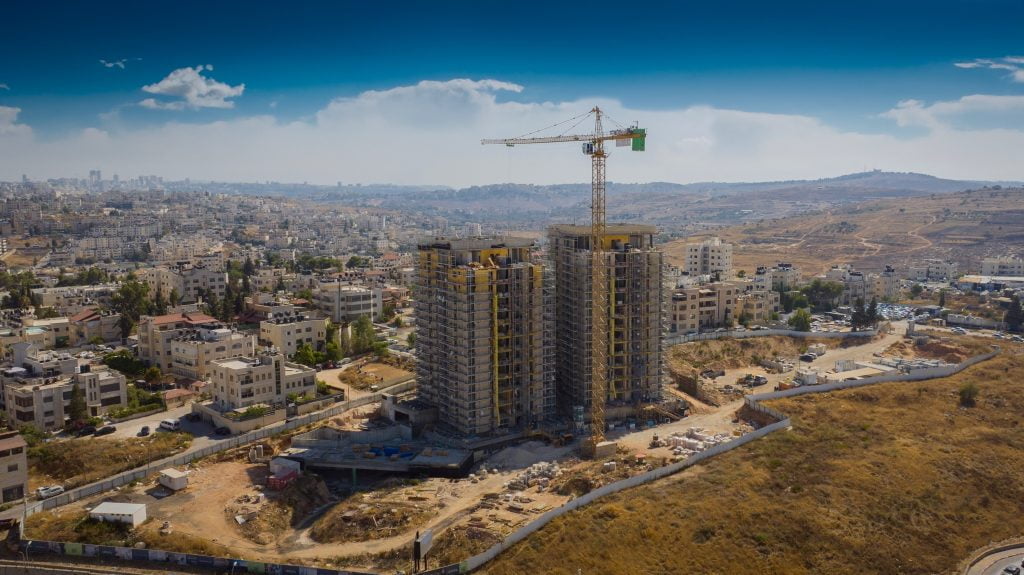 حي لنا القدس ينجز تسجيل الطابو النهائي