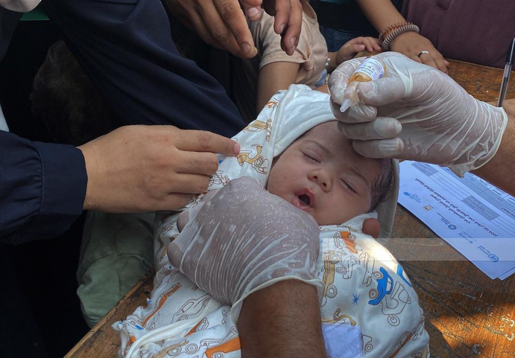 استكمال حملة تطعيم الأطفال في قطاع غزة